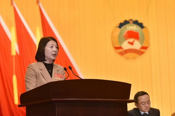 委员梁秀仪